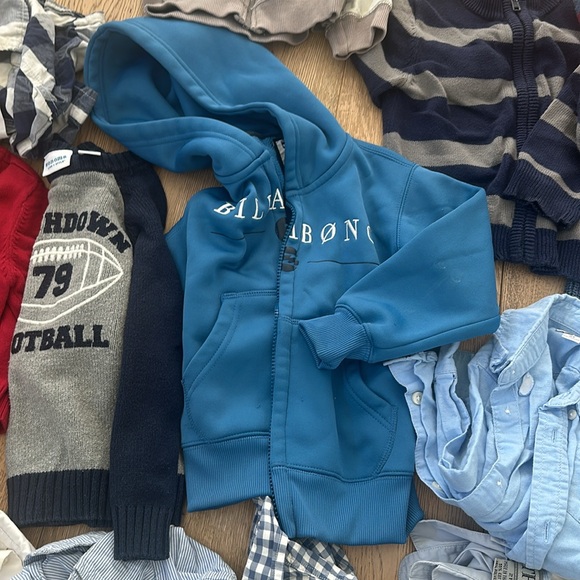 Excellent condition boys clothes size 12mo-3T. The cutest brand name clothes! - Picture 6 of 8